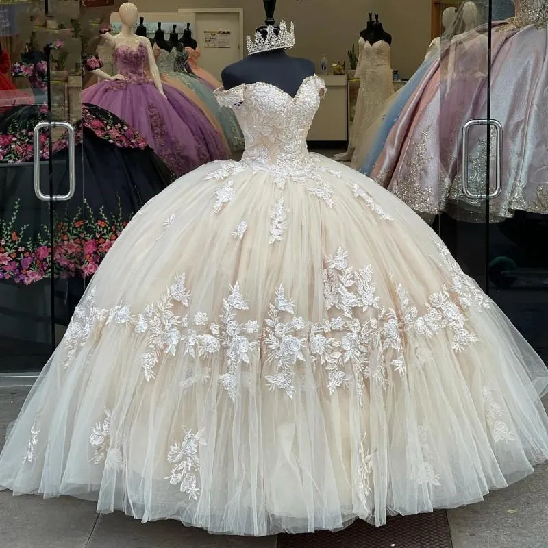 2023 Sexy Quinceanera baljurk jurken champagbe kralen kristallen kant applices tule vloer lengte plus size prom avondjurken zoet 16