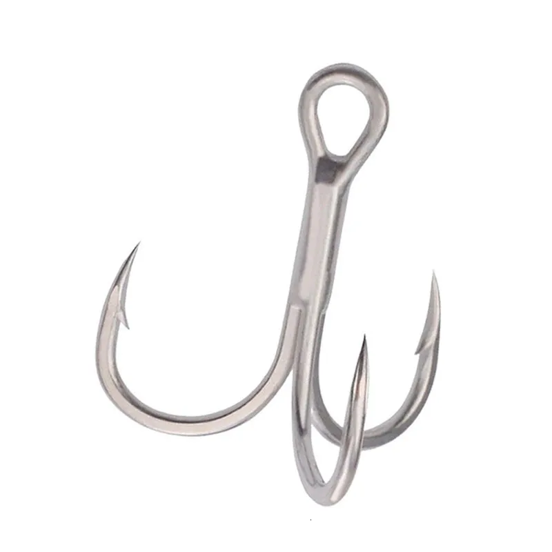 Fishing Hooks 100pcs 3x Strengthen Treble With Feather Blood Trough Fishhooks Tackle Accessary Metal Jig Assist 230113