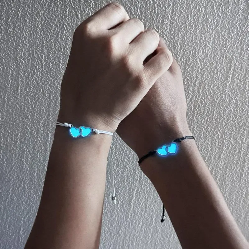 Bracelets de charme 2pcs brilham no coração escuro para acoplar a pulseira de couro artesanal tecida Presentes de Dia dos Namorados ajustáveis