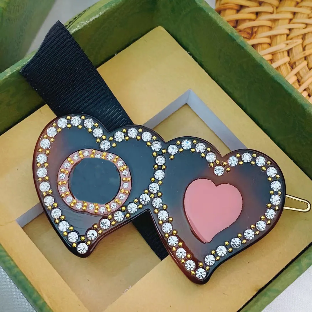 2021 New Heart-shaped Hair Clips Barrettes women