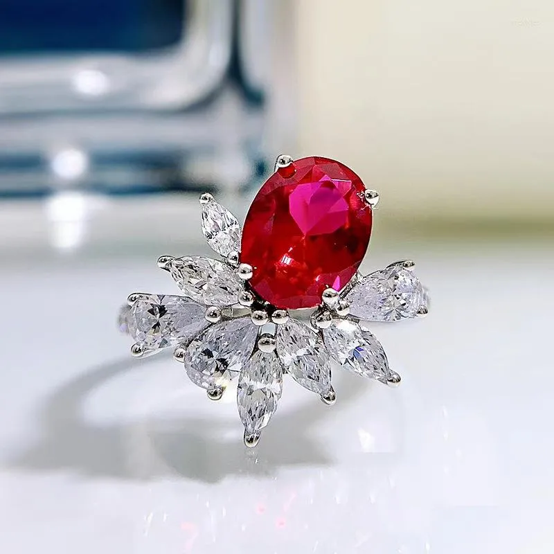 Anéis de cluster 925 Silver Synthetic Ruby Ring Oval 7 9 Projeto de Flores Avançado Mulheres