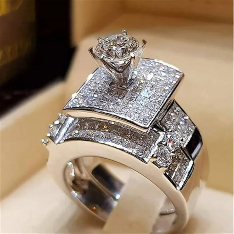 Anéis de Casamento da Marca Choucong Joias de Luxo Prata Esterlina 925 Corte Redondo Branco Topázio CZ Diamante Pedras Preciosas Eternity Party Casal Feminino Casal de Noivas Conjunto de Anel Presente