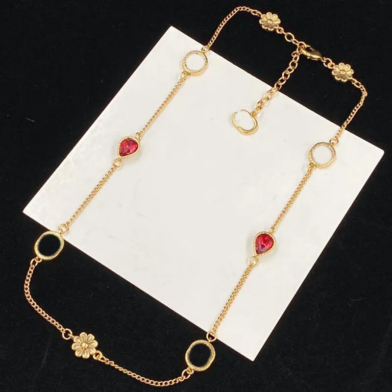 Kvinnor h￤nge halsband designer smycken guldkedjor brev med diamanter halsband gata mode kvinnans tillbeh￶r f￶r fest d2301141f