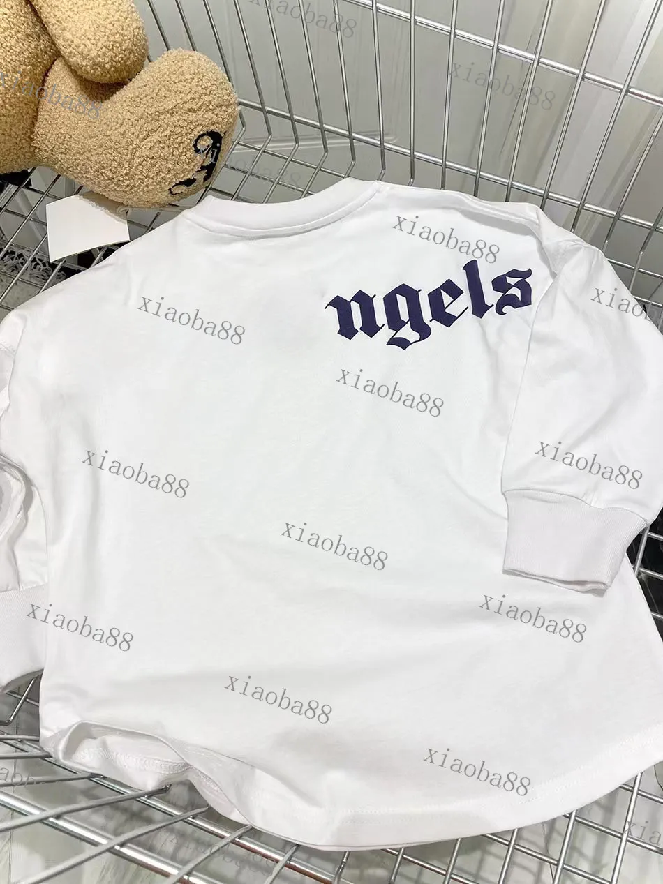 2023 Bebek Tasarımcı Hoodies Çocuk T-Shirts Yaz Kızlar Erkek Tees Çocuklar Çocuk Gündelik Üstler Modeli Ayı Baskı Tişörtleri Sweatshirtler Uzun Kollu Taytlar