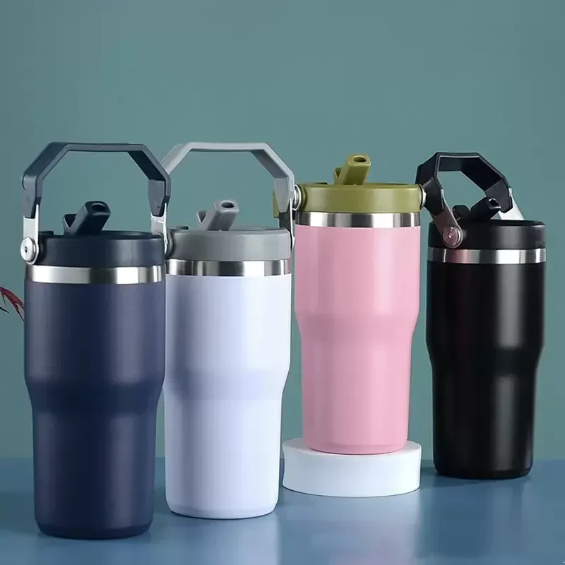 The Iceelow Flip Straw Tumbler 20 OZ 30 Oz 40 oz Bouteille thermos en acier inoxydable Bouteilles d'eau à isolation sous vide à double paroi