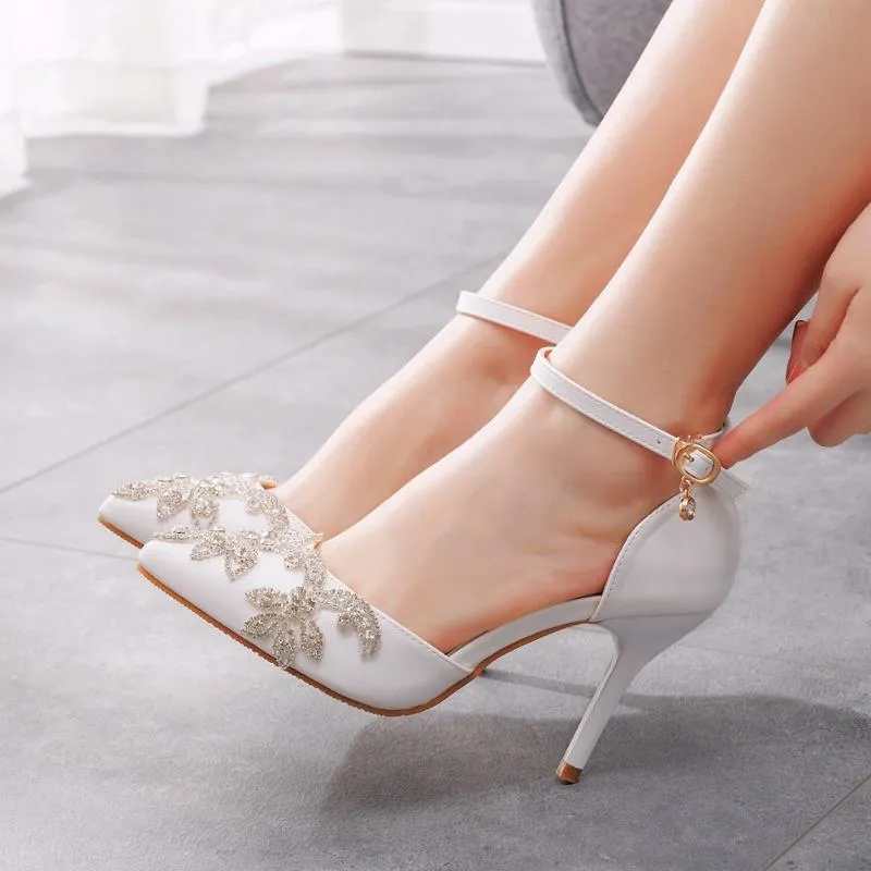 Сандалии высокого каблука 9 см с тонким страном с блестками свадебные туфли белые каблуки
