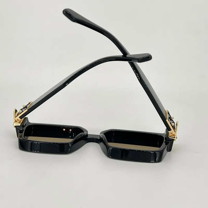 1.1 MILLIONAIRES SUNGLASSES  Lunettes louis vuitton, Sacs à main mode,  Lunettes de soleil vintage