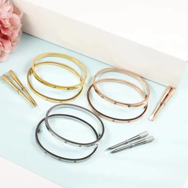 Guldband för kvinnor älskar armband armband silver skruvmejsel diamantarmband bredd 4mm sex generation titan stål designer par lyxsmycken