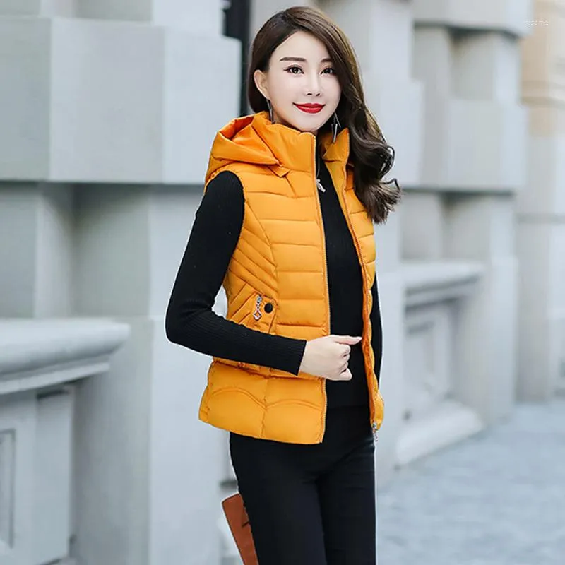 Women's Vests 2023 Female Slim Zipper Snow Wear Autumn Winter Women Hooded Waistcoat Short Casual Cotton Padded Sleeveless Vest Jacket