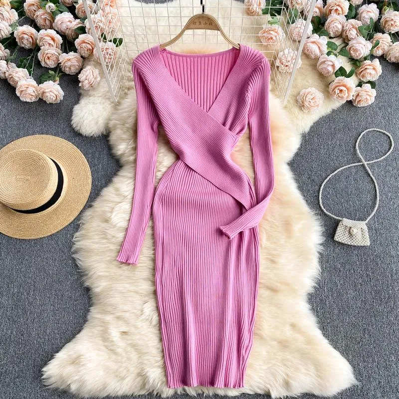 Abiti casual Domande di colore solido Domande Breve Croce a V-Neck Long High Waist Slim era sottile magnifica sexy Bagna sexy Hip Vestidos 2023