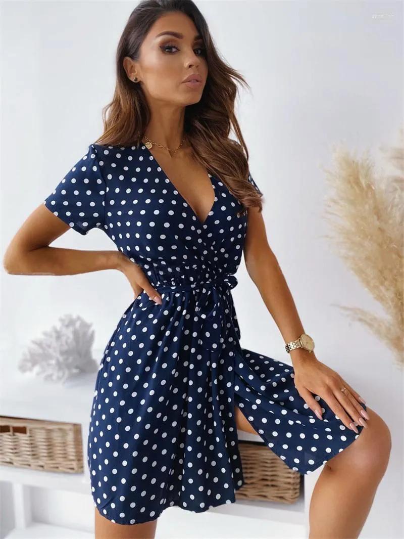 Festklänningar sexig mini klänning sommar kvinnor mode casual v-ringen kort ärm polka dot svart kvinnlig strand för robe femme