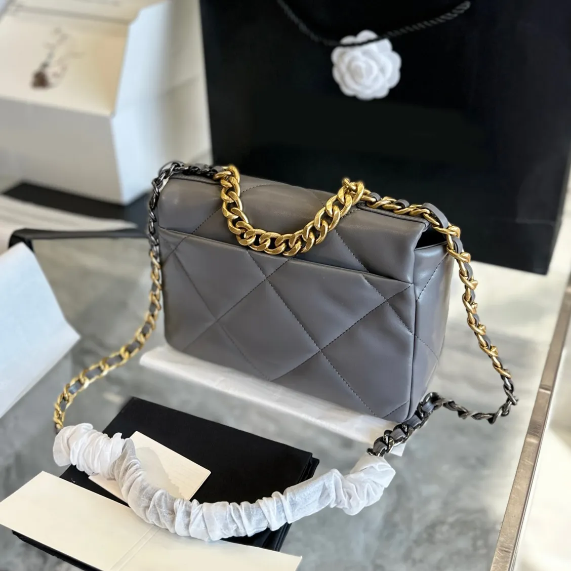 Cadenas bolsas de solapa de bolso lujo 2024 top disenador marca de mano de moda bolsos de hombro de calidad cadenas de mujer bolso de telefono