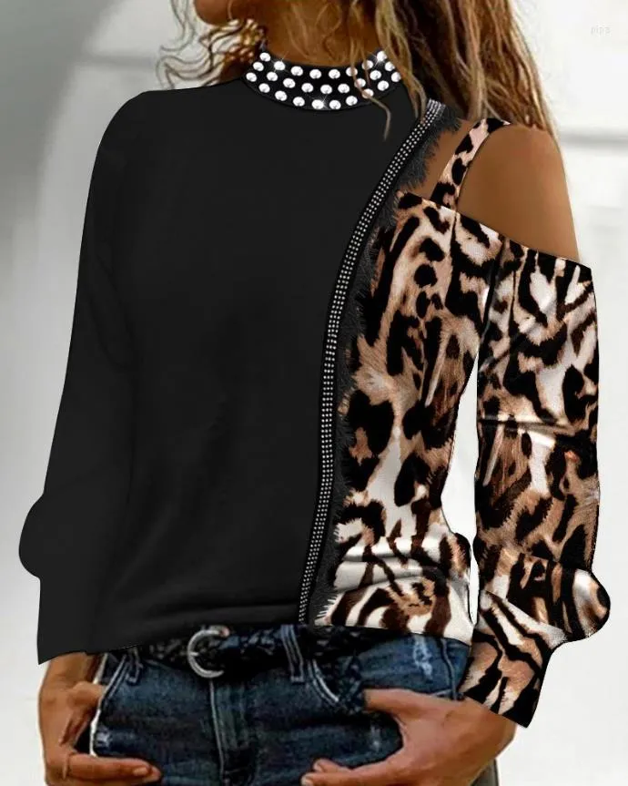 Kvinnors polos 2023 Autumn Mosaic Leopard Rhinestone Decorative Cold Shoulder Long Sleeve Top Women's T-shirt Harajuku Basic Street Style Style