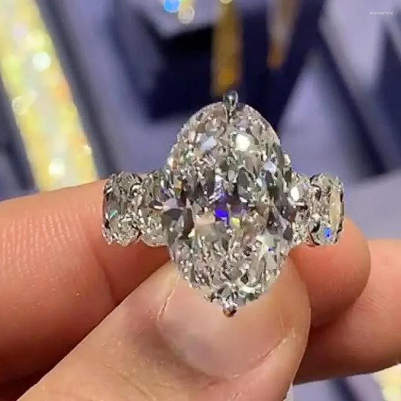 Wedding Rings Huitan Sparkling Oval Cubic Zirconia Promise for Women Luxury Silver Color Engagement Ring 2023 Fashion Jewelry