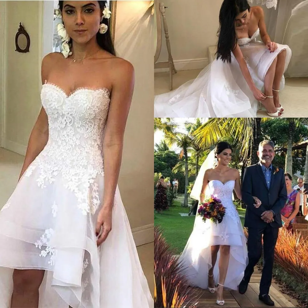 Çizgi Elbiseler Sevgiliye kolsuz dantel aplikler Yüksek Düşük Katmanlı Ülke Plaj Gelinlik Gelin Elbise Robe Mariage Vestido De Novia Ppliques