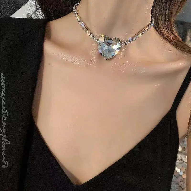 Kedjor Luxur Crystal Love Halsband Kvinnor Geometriska glänsande Rhinestone Bridal Wedding Statement Fashion Jewelry Party Gift