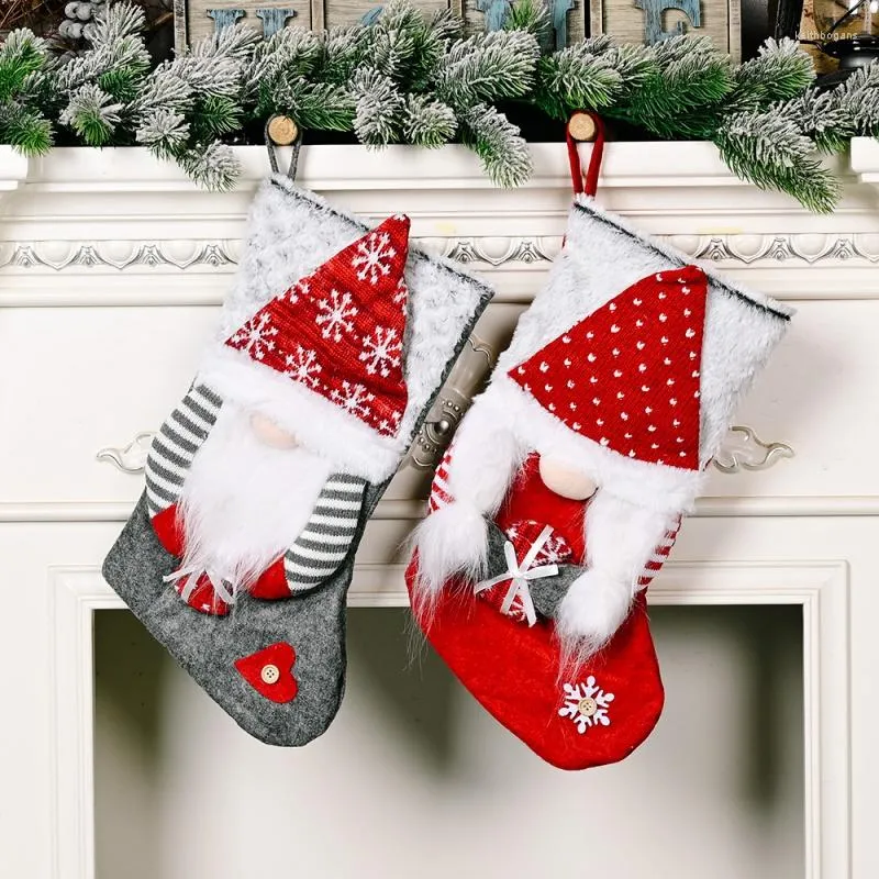 Decorative Figurines Christmas Decoration Holding Gift Shape Rudolf Stockings Tree Home Shopping Mall Scene