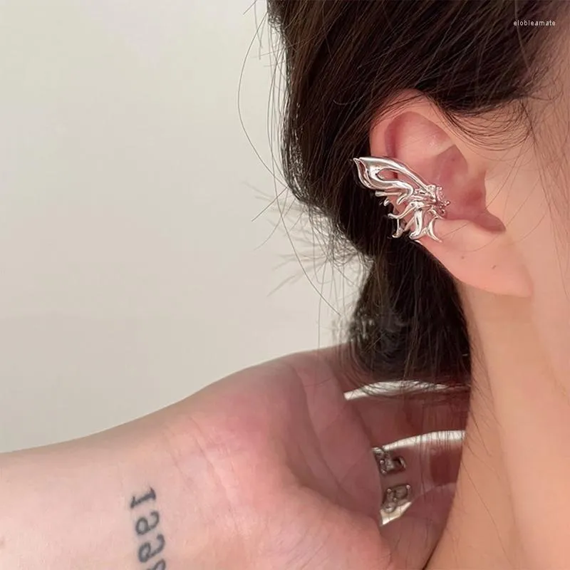 Orecchini posteriori Fashion Punk Butterfly Elf Ear Clip 2023 Trendy Design Liquid Metal Wing Cuff No Piercing per gioielli da donna per ragazze