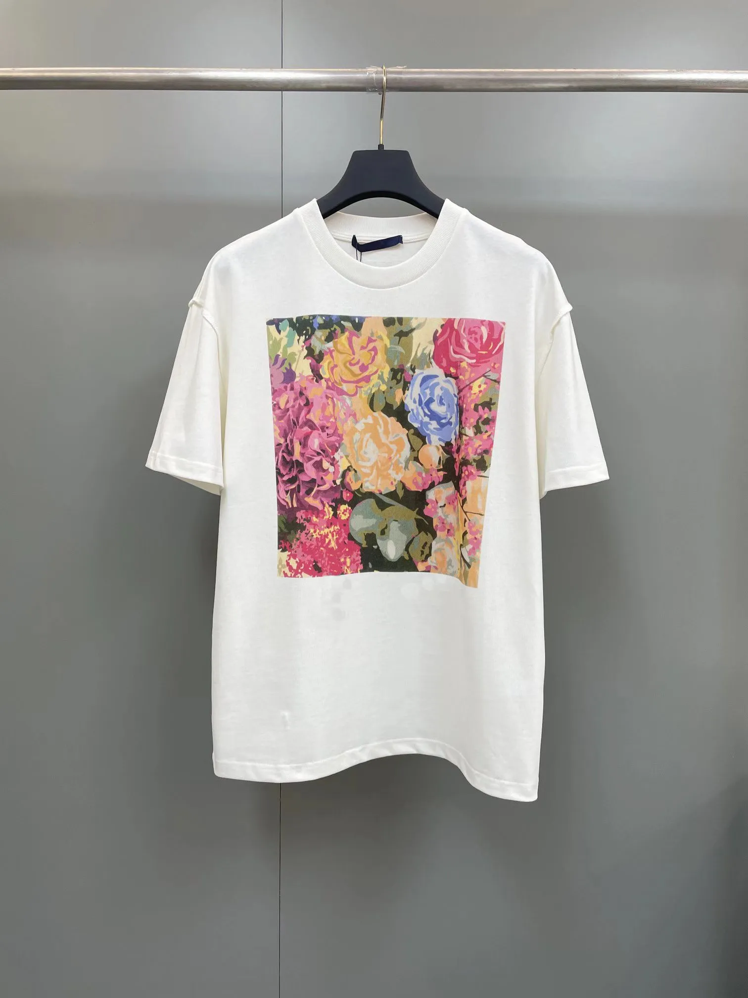 New 2023 designer T shirts highquality beautifully printed US size loose fitting luxury mens t shirt