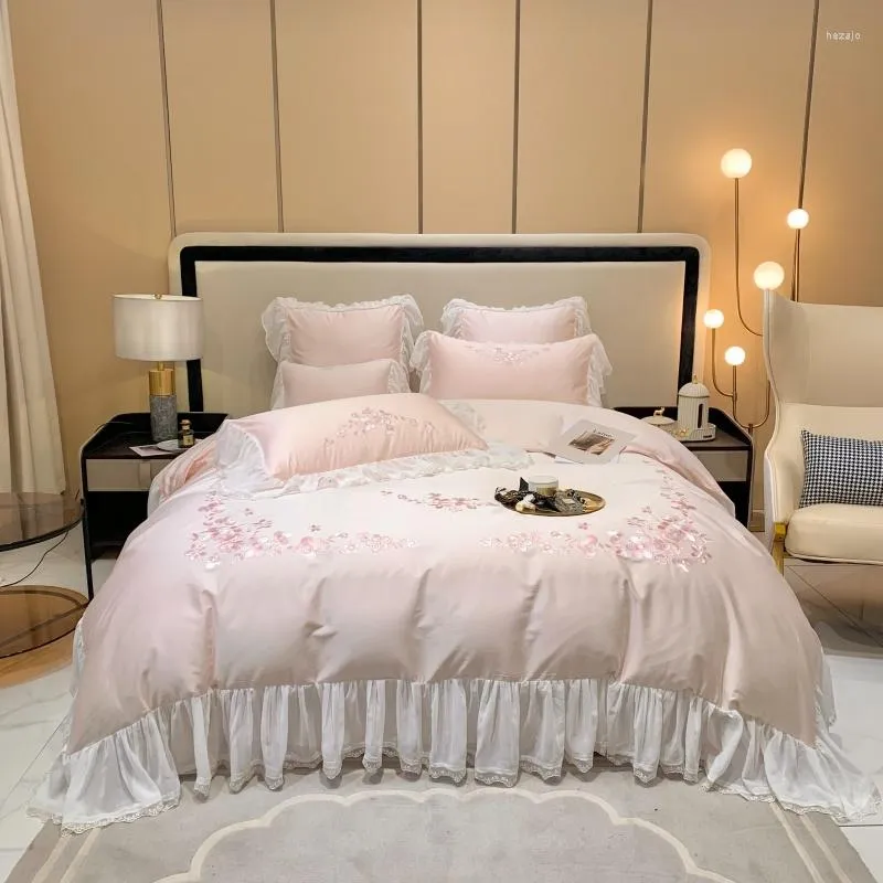 Bedding Sets 140S Egyptian Cotton Flowers Embroidery French Princess Style Set Lace Edge Quilt Cover Bed Linen Pillowcases Bedclothes