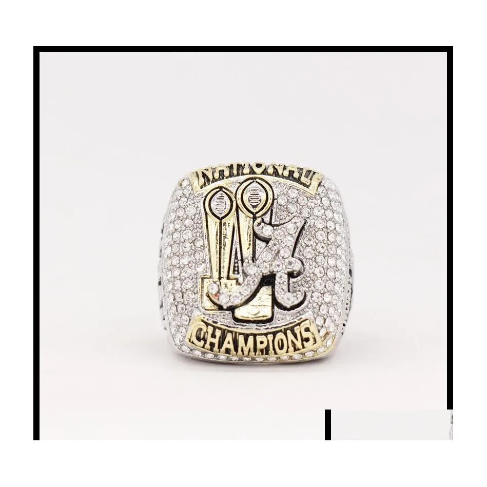 Tres anillos de piedra The EST Alabama Crimson Tide NCAA Campeonato Ring Fan Regalo Al por mayor Drop Hing Joyería de entrega de calidad Dhzhw