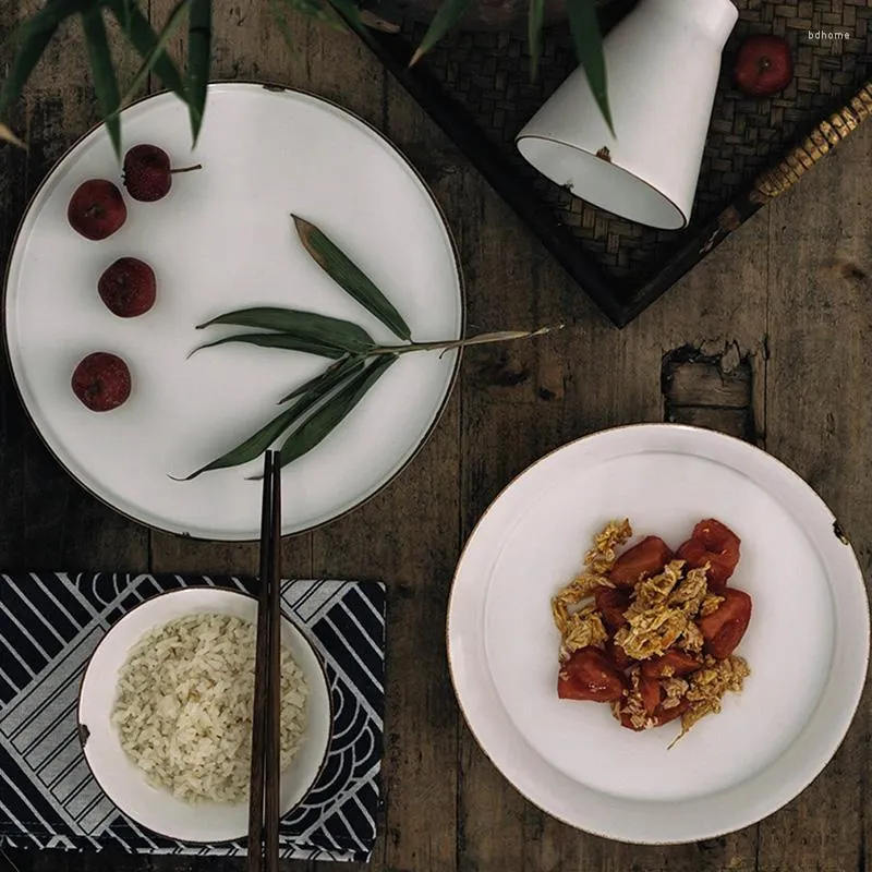 Plates Corean-Japanese Creative Tableware Conjunto para uma pessoa requintada tigelas de café da manhã zen e branco