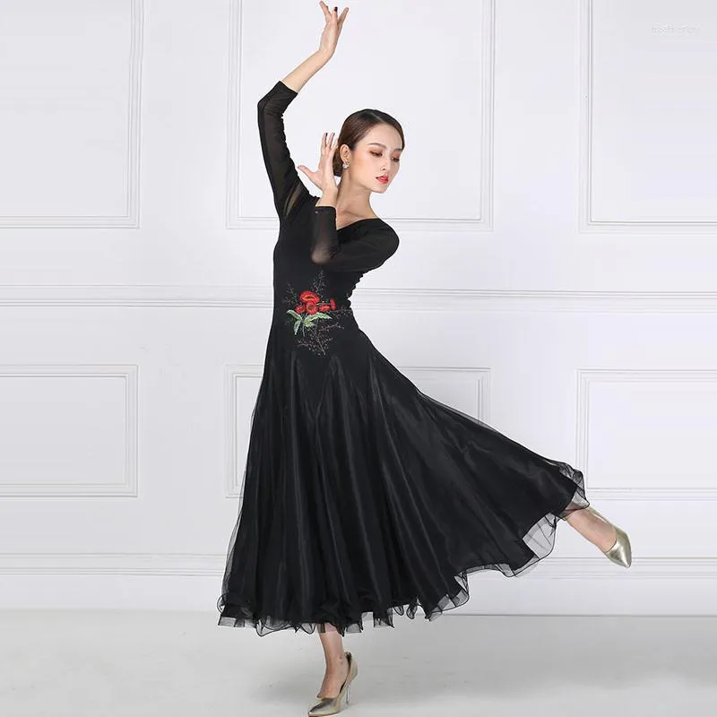 Stage Wear National Standard Vêtements de danse Moderne Salle de bal Danse Performance Vêtements Femme Big Swing Robe Valse Pratique Jupe