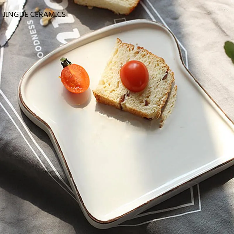 Tallrikar Creative Bread Shape Ceramic Tray maträtt Heminredning El Kök Bordartiklar levererar fruktfrukost Sushi Plate