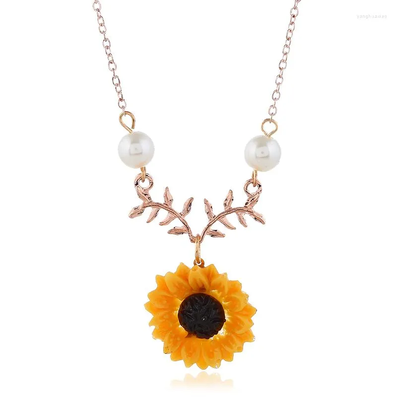 Pendant Necklaces Fashion Simple Exquisite Women's Ornament Choker Personality Creative Faux Pearl Metal Leaf Acrylic Sun Flower