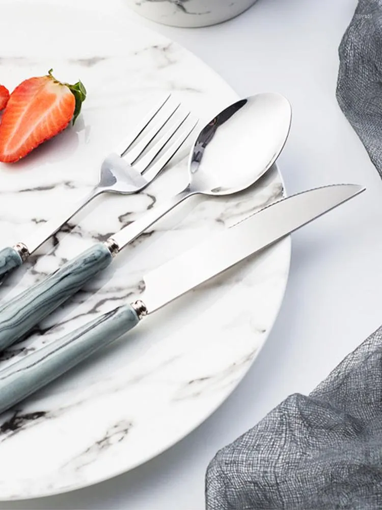 Set di stoviglie Set nordico Utensili riutilizzabili Coltello e forchetta in metallo Acciaio inossidabile Sztucce Zestaw Forniture da cucina BK50CJ