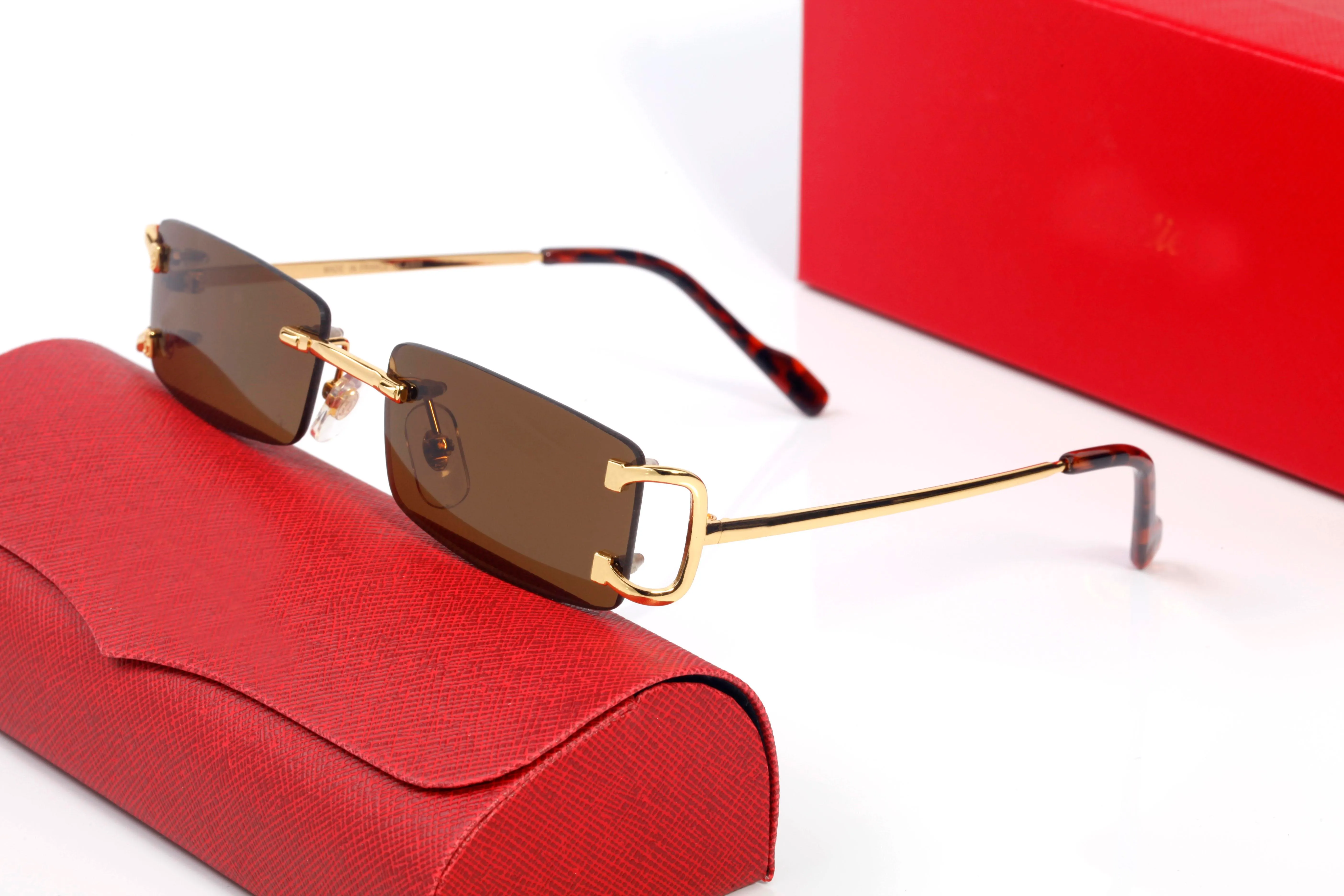 Mens Luxury Temples Fashion Designer Solglasögon för kvinnor Gold Metal Frameless Solglas Glasöglass Skydd Frame Simple Vintage Retro Square Framed Eyelgasses