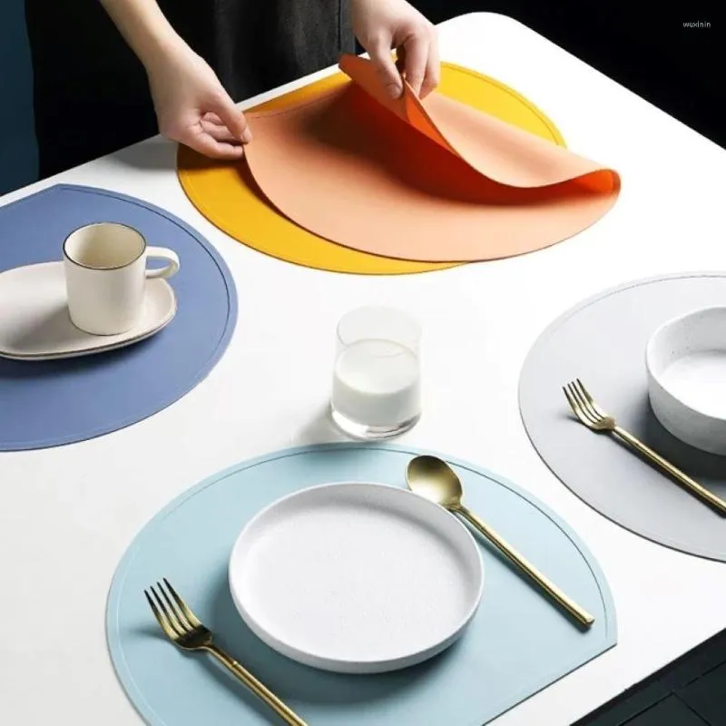 Tischsets im nordischen Stil, Silikon-Halbkreis-Tischsets, rutschfeste, wärmeisolierende Schüsseln/Teller-Pads, wasserdichte, ölbeständige Untersetzer