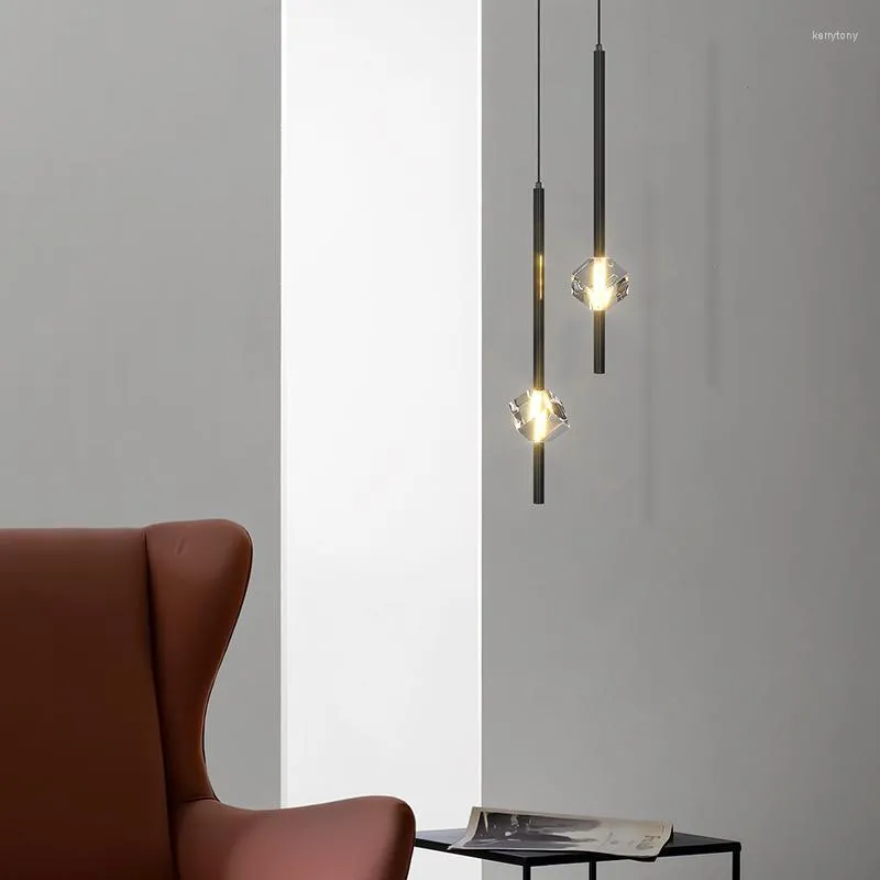 Lustres modernes luxury LED Éclairage intérieur à tube à tube long cristal nordique minimaliste décoration intérieure table de salle à manger lustre