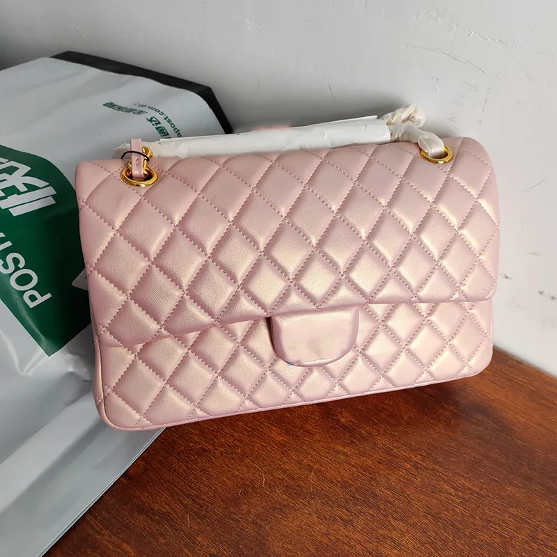 CC Çantalar Lüks Marka Omuz Çantaları Kadın Klasik Çift Flep İnci Pembe Çantalar Altın Dönüş Kilit Crossbody Omuz Çantaları Sacoche Cüzdan 25cm