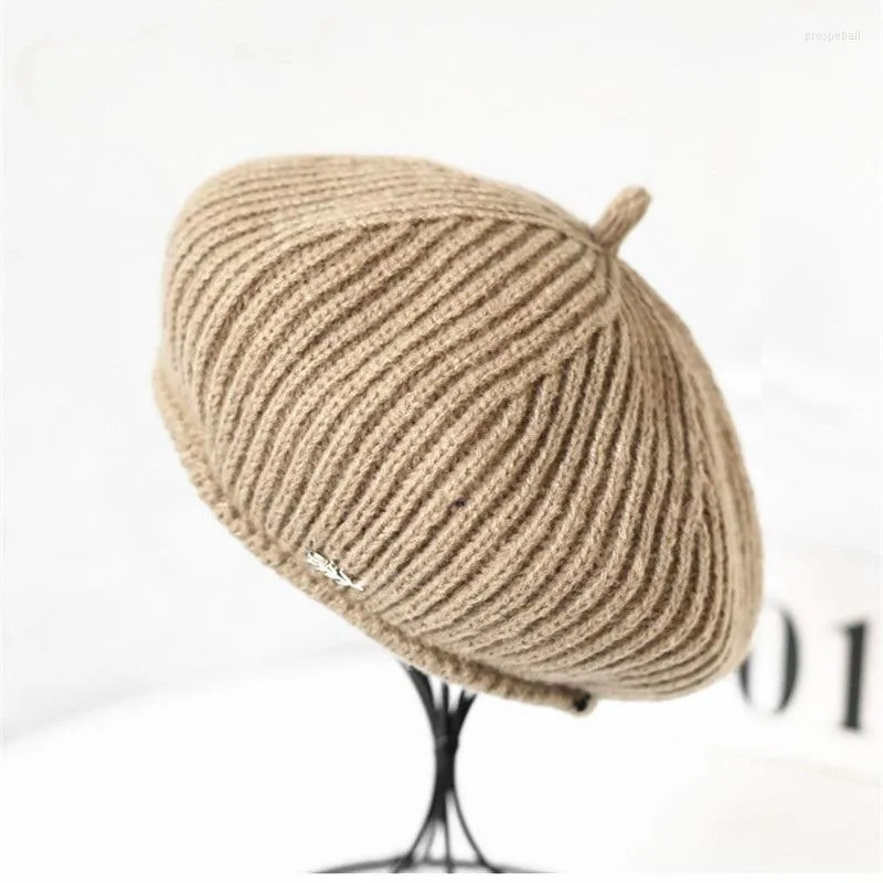 Berets Winter Winter Women Casual Wool Hat gestreepte kunstenaar Schilder Franse pompoen gebreide muts haken hoeden hoeden