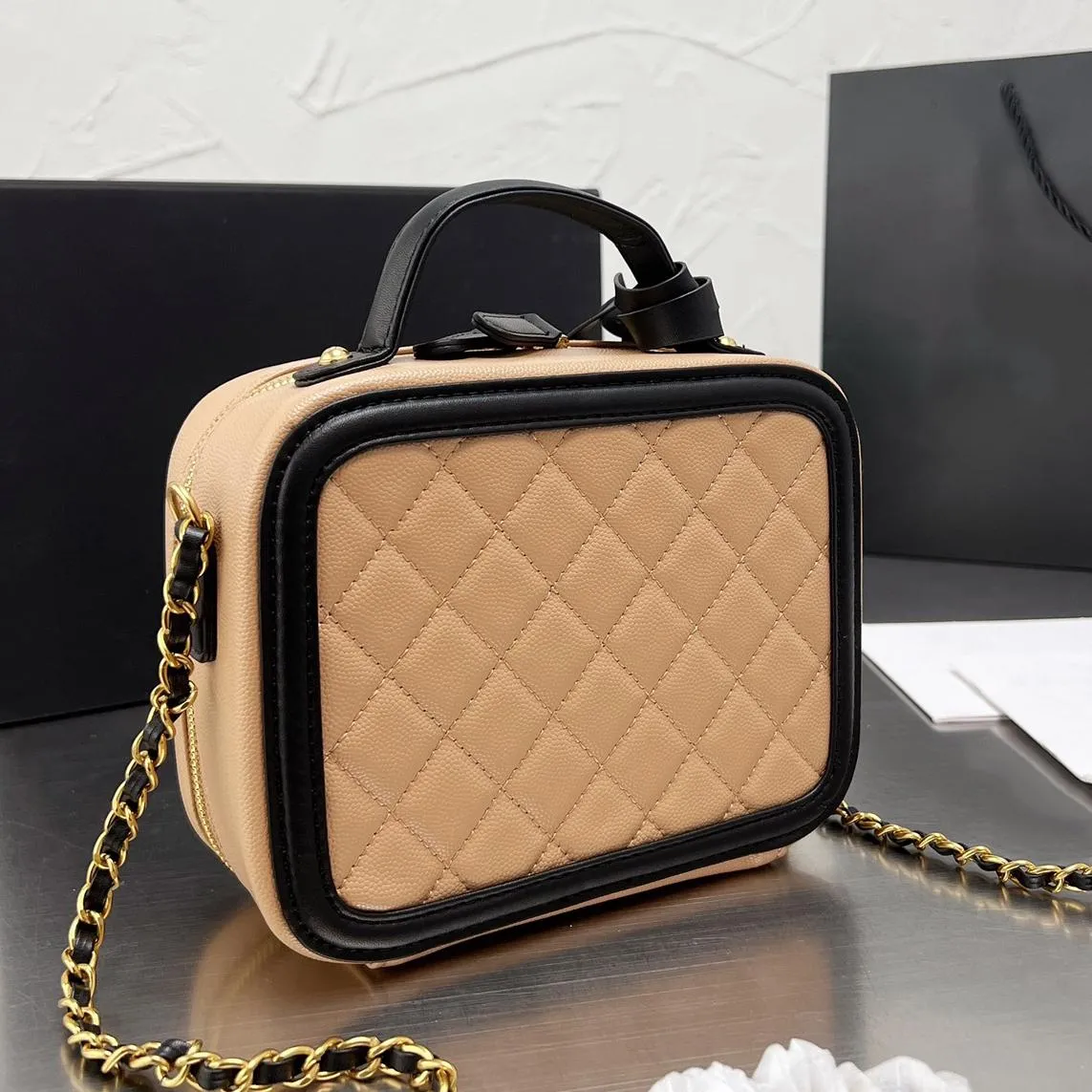 Großhandel klassische Filigree VaLity Case Totes Tasche Kaviar Kalbsleder Leder Luxus Designer gesteppte Plaid Gold Metal Bags Kette Doppel Reißverschluss Crossbody Kosmetik