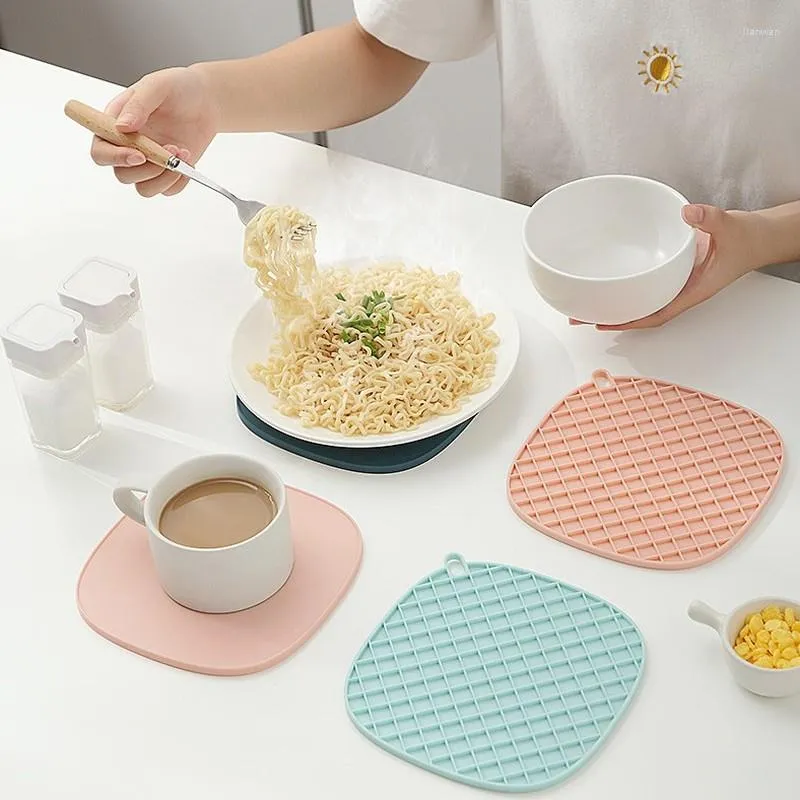 Table Mats 1PC Non-slip Heat Insulation Pot Holder Resistant Silicone Mat Drink Cup Coasters Placemat Kitchen Accessories
