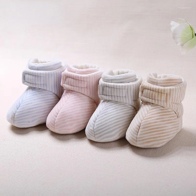 Premiers marcheurs 2023 automne hiver bébé coton chaussures épaissi chaud en peluche garçon né fille marcheur enfant en bas âge 0-1 ans