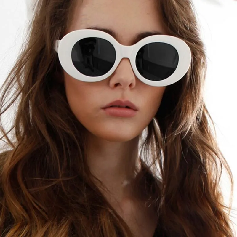 Sonnenbrille Verkauf Großhandel V Marke Samle Tyle Kunststoff Alien Oval Runde Retro Mode Trendy Männer Frauen Shades Sonnenbrille