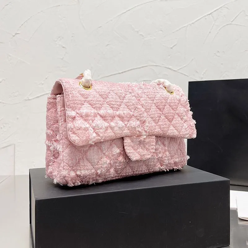 2023 Классическая розовая твидовая стеганая сумка с двойным клапаном Золотая сумка через плечо с ромбами Сумка через плечо Многофункциональная сумка Роскошная дизайнерская сумка с карманом 25 см