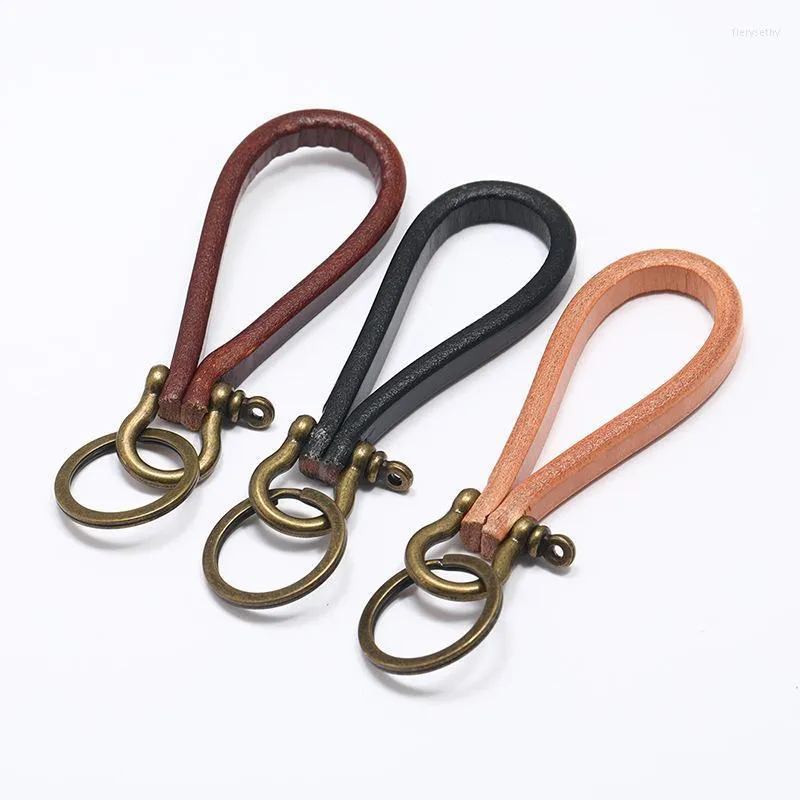 Keychains Antique Bronze Plated Buckle Key Chains For Men Simple Vintage Genuine Leather Car PendantKeychains KeychainsKeychains Fier22