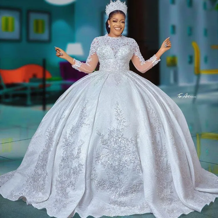 Dubai Ball Gown Lace Appliques Long Sleeve Wedding Dress