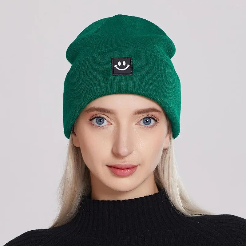 Bérets sourire étiquette femmes hiver tricoté Bonnet unisexe Bonnet chapeau pour hommes HipHop Ski casquette Skullcap couleur unie Crochet Skullies