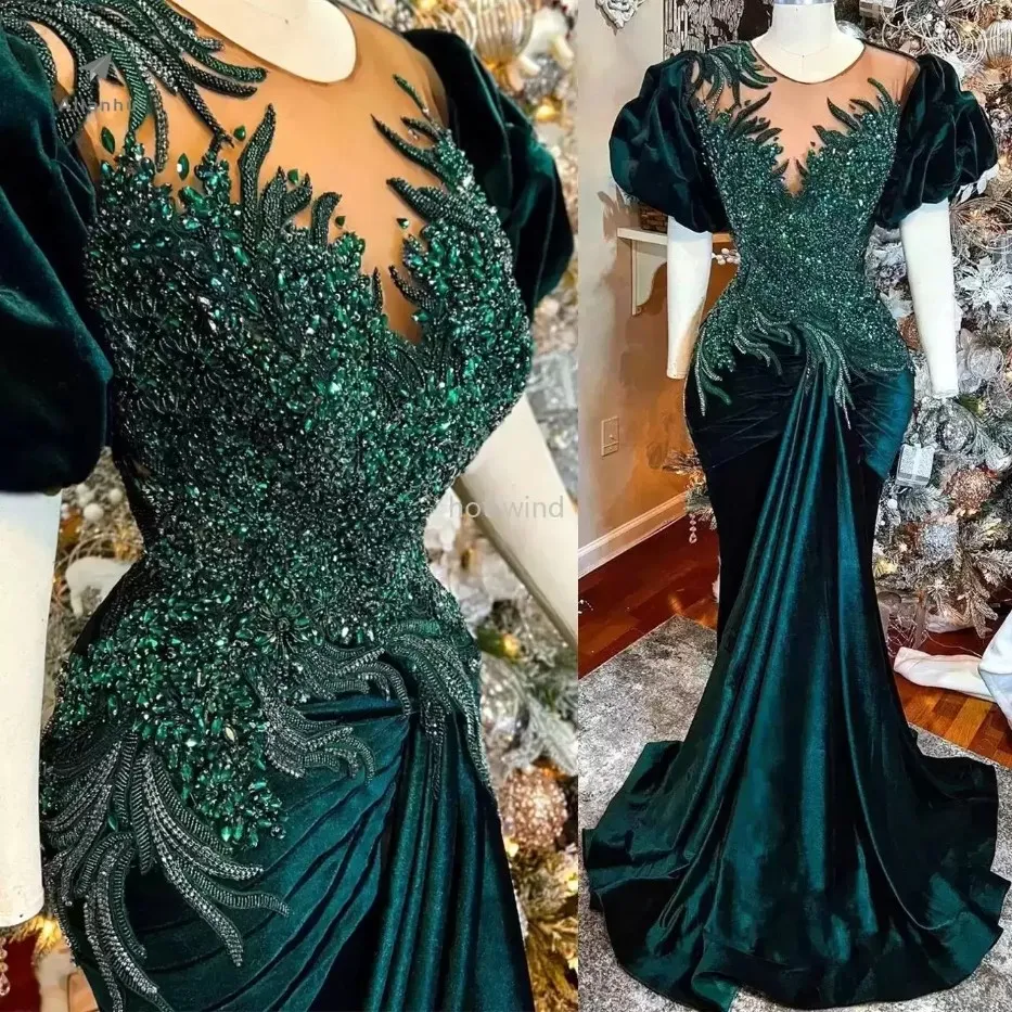Moda Plus Size Árabe Aso Ebi Verde Escuro Sereia Vestidos de Baile Cristais Frisados Veludo Noite Festa Formal Segunda Recepção