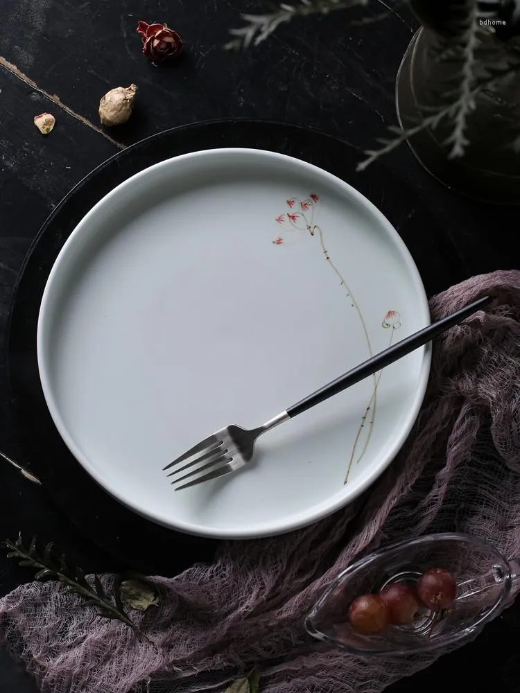 접시 중국 세라믹 디너 레스토랑 스테이크 샐러드 플레이트 손으로 그린 ​​연꽃 창조적 인 큰 백인 가정 일일 식탁보