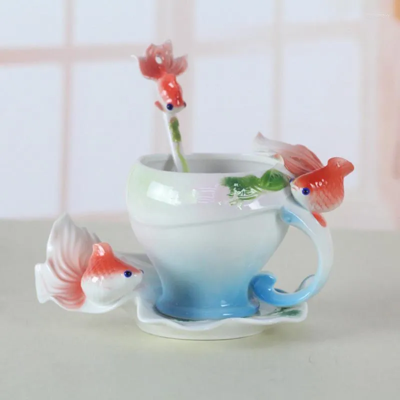 Cups Saucers Fashion 3D Goldfish Enamel Coffee Cup Porcelain Tea Milk Copo Set Caneca Criativa Ceramic European Bone China Drinkware