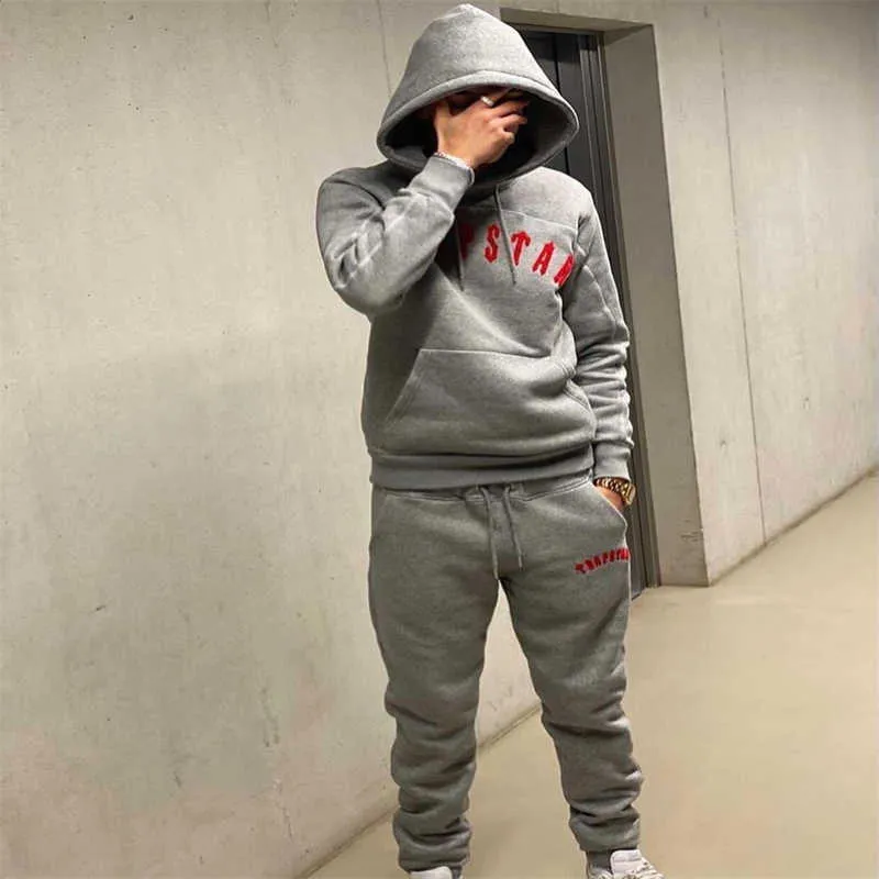 DHgate.com:2024 Trapstar Tracksuit Set Arch Panel Red Letter DHgate.com:2024 Trapstar Tracksuit Set Arch Panel Red Letter