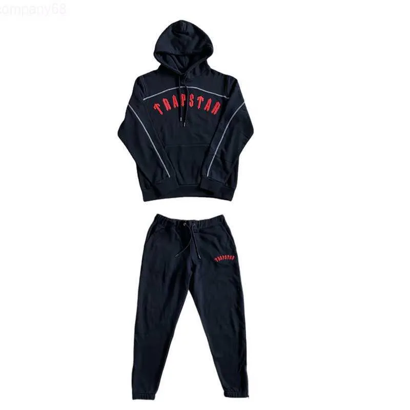 DHgate.com:2024 Trapstar Tracksuit Set Arch Panel Red Letter DHgate.com:2024 Trapstar Tracksuit Set Arch Panel Red Letter
