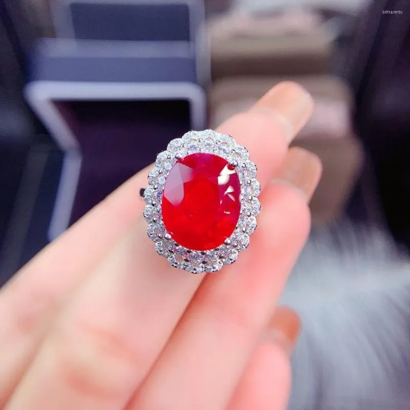 Pierścionki klastra Naturalne rubinowe pierścień s925 srebrny jesień srebrna kolekcja klasyczna luksusowa biżuteria glamour zaręczona i małżeńska