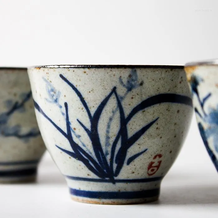 Cups Saucers 4 Style /Lot Hand Painted Chrysanthemu Chinese Pottery Teacup Plum Tea Cup Set Teaware skålen för ceremoni kaffemuggar bambu